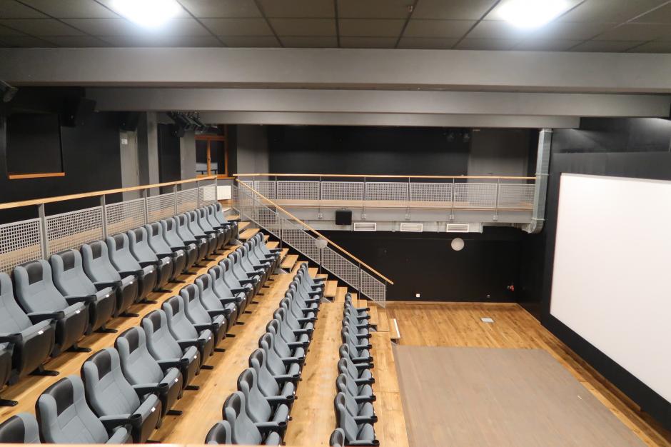 Kino seansi skolām