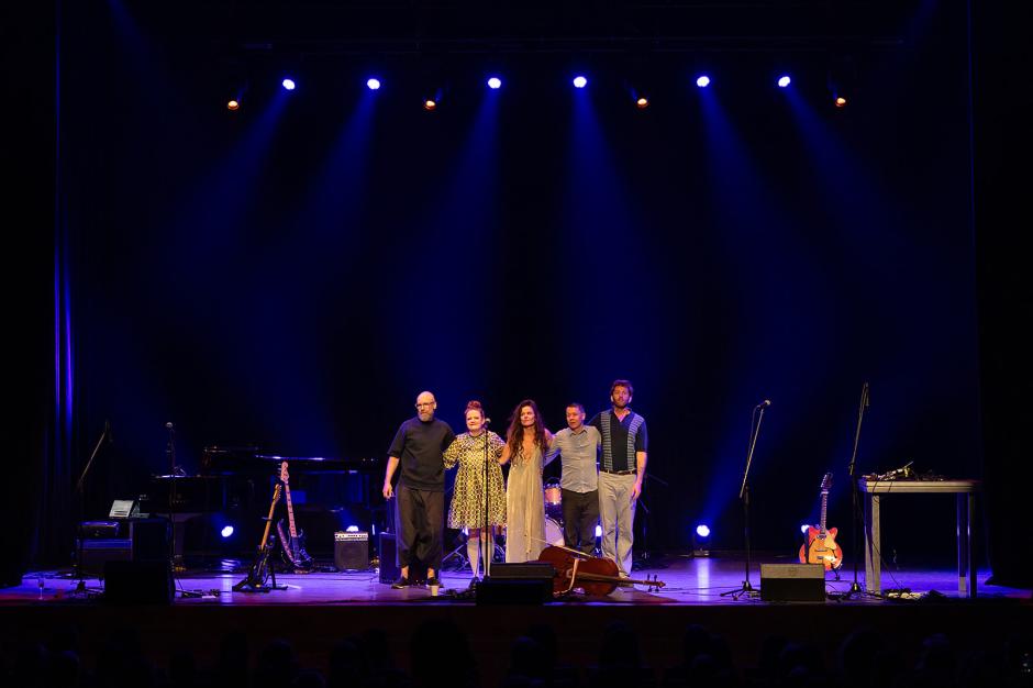 múm | Islandes eksperimentālais pops. Iesildīja grupa "Alejas". 12.08.2026.